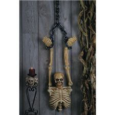 hanging-corpse-torso-with-shackles